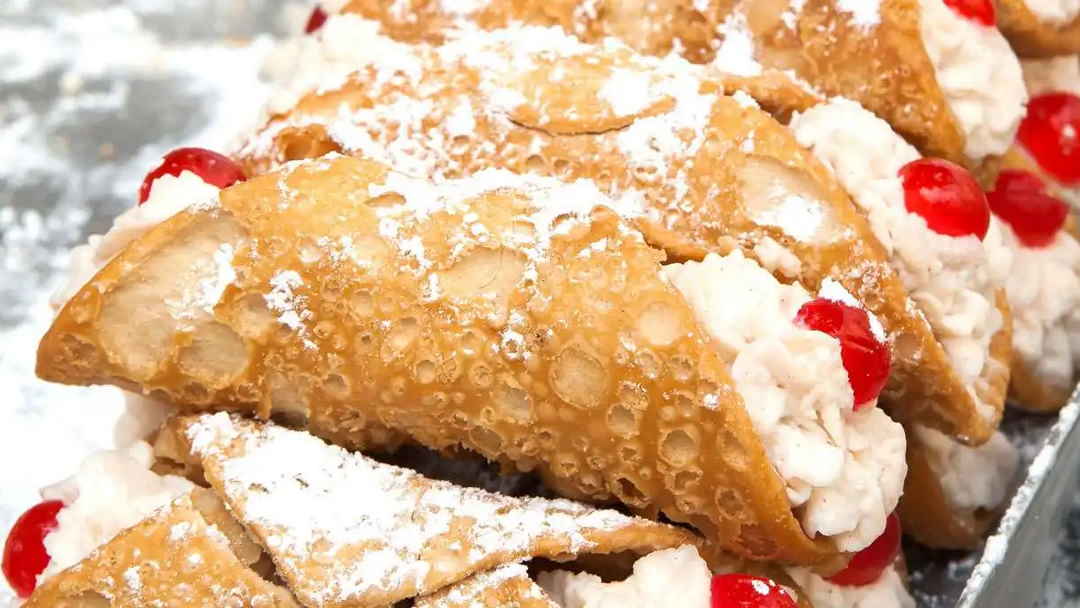 Cannoli siciliani: una dolcissima delizia che manda in paradiso!